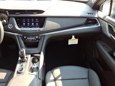 New 2025 Cadillac XT5 Premium Luxury w/ LPO, Floor Liner Package image 18
