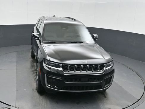 New 2026 Jeep Grand Cherokee Limited RWD image 36