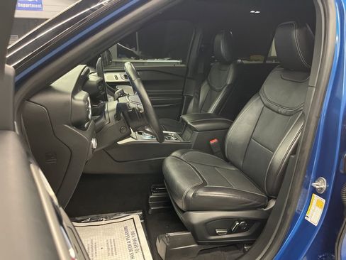 Used 2020 Ford Explorer ST w/ ST Street Pack image 11