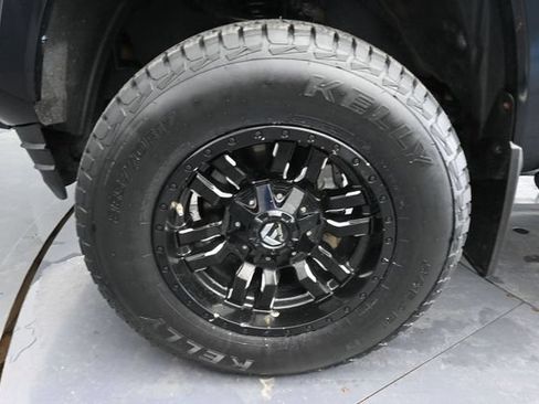 Used 2019 Toyota Tacoma TRD Sport w/ Technology Package AWD/4WD image 21