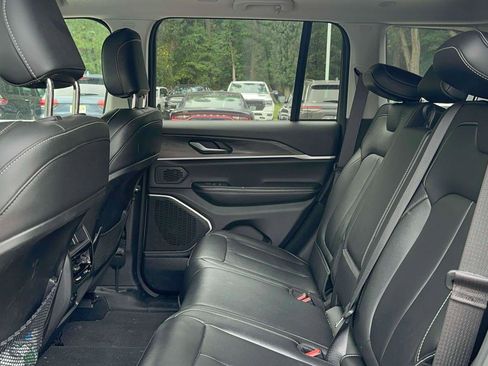 Used 2023 Jeep Grand Cherokee 4WD 4xe image 10