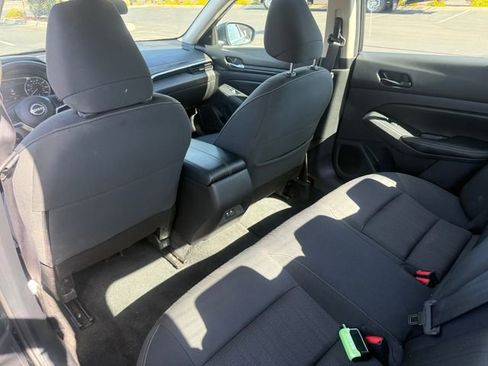 Used 2025 Nissan Altima 2.5 SV FWD image 17