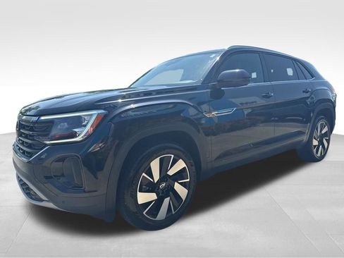 Used 2024 Volkswagen Atlas Cross Sport SE FWD image 3