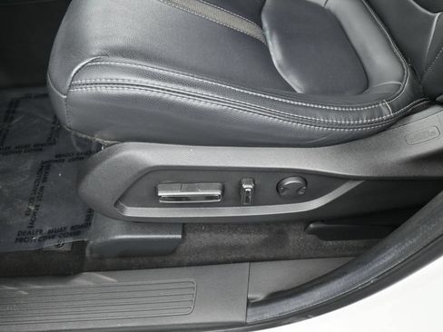 Used 2025 Honda Pilot EX-L image 16