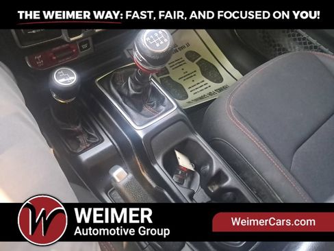 Used 2018 Jeep Wrangler Unlimited Rubicon AWD/4WD image 23