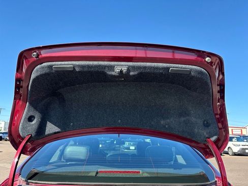 Used 2016 Chrysler 200 S FWD image 29