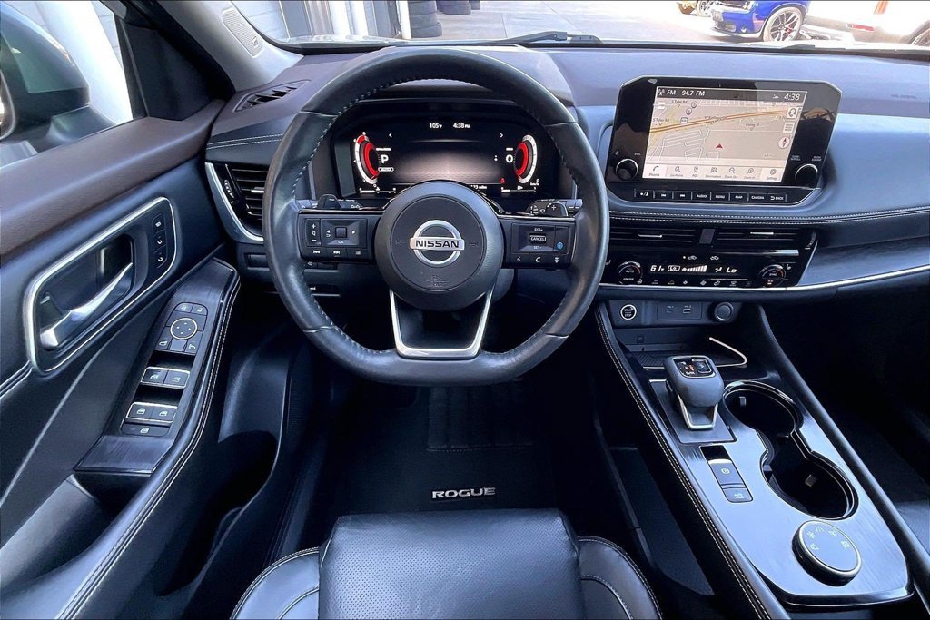 Used 2021 Nissan Rogue Platinum AWD/4WD image 5