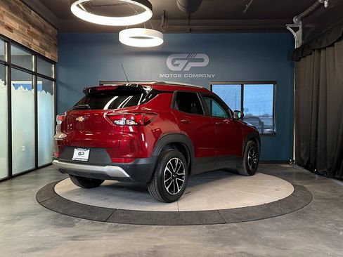 Used 2024 Chevrolet TrailBlazer LT w/ Convenience Package image 3