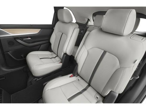 Used 2024 MAZDA CX-90 Plug-In Hybrid w/ Premium Pkg image 16