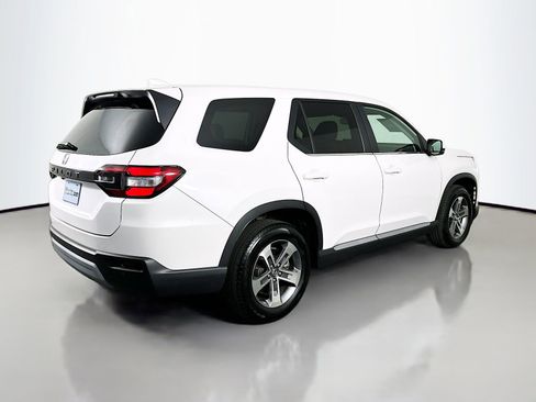 Used 2024 Honda Pilot EX-L image 7
