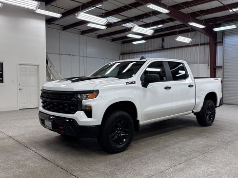 Used 2024 Chevrolet Silverado 1500 Custom Trail Boss w/ LPO, Dark Essentials Package image 1