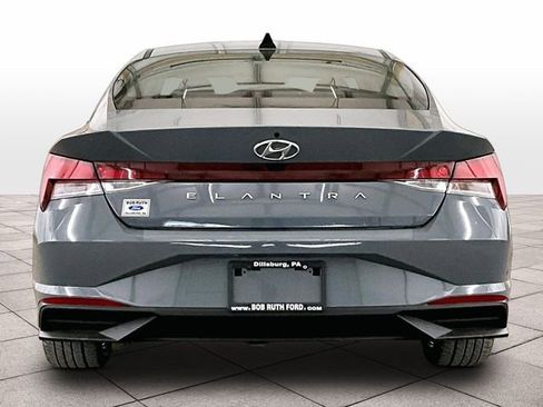 Used 2023 Hyundai Elantra SEL w/ Convenience Package FWD image 4