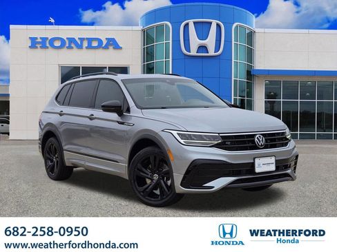 Used 2023 Volkswagen Tiguan SE R-Line FWD image 1