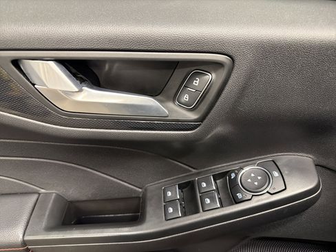 Used 2025 Ford Escape ST-Line Select image 16