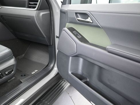 New 2026 Lexus GX 550 image 23