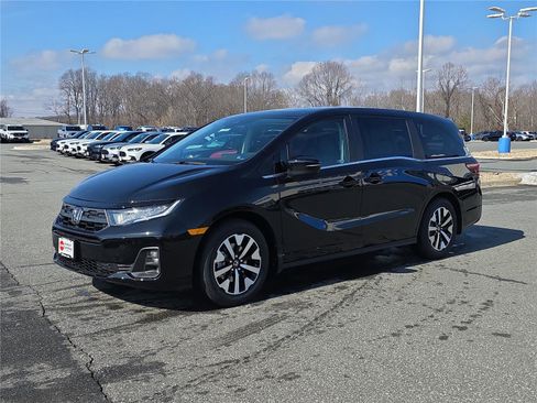 New 2026 Honda Odyssey EX-L image 2