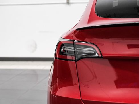 Used 2020 Tesla Model Y Long Range image 43