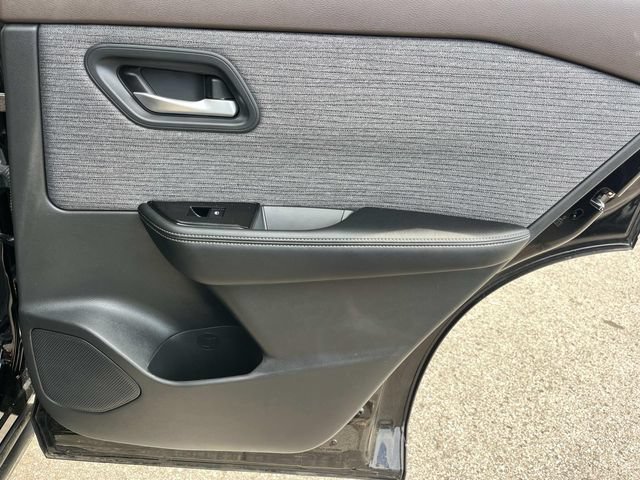 Used 2023 Nissan Rogue SV AWD/4WD image 21