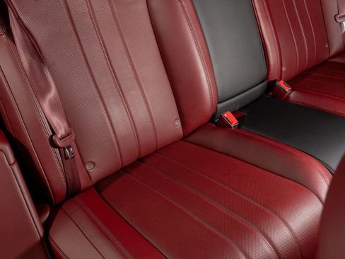 Used 2023 Bentley Flying Spur V8 image 24