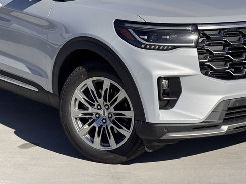 New 2026 Ford Explorer Platinum image 4