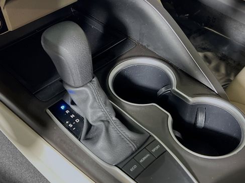 Used 2024 Toyota Camry LE image 24