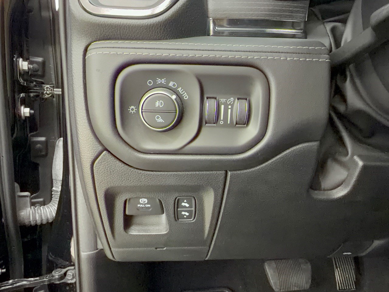 Used 2023 RAM 1500 Limited AWD/4WD image 31