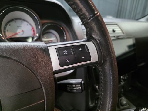 Used 2010 Dodge Challenger R/T RWD image 32