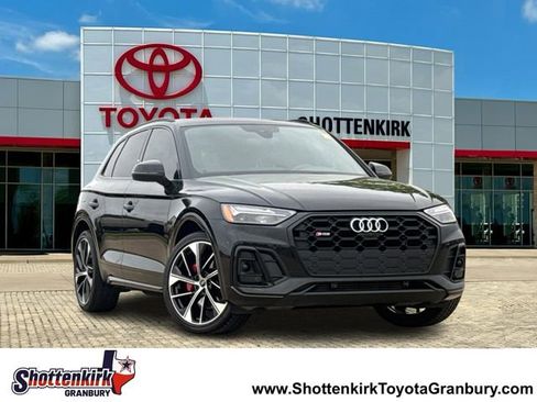 Used 2021 Audi SQ5 Premium Plus w/ Premium Plus Package image 1