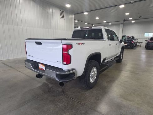 Used 2024 Chevrolet Silverado 2500 LTZ AWD/4WD image 8