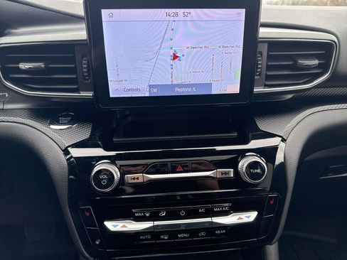 Used 2023 Ford Explorer ST-Line w/ Class IV Trailer Tow Package image 19