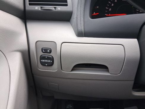 Used 2007 Toyota Camry LE image 26