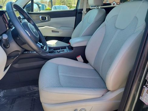 Used 2023 Kia Sorento X-Line EX image 19