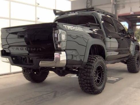 Used 2020 Toyota Tacoma TRD Off-Road AWD/4WD image 2