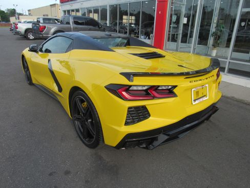 Used 2025 Chevrolet Corvette Stingray Preferred Conv w/ Stealth Interior Trim Package RWD image 14