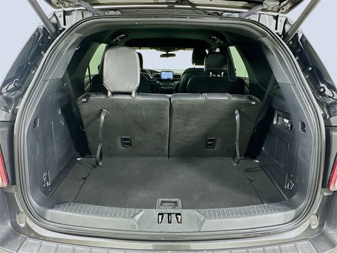 Used 2020 Ford Explorer XLT w/ Equipment Group 202A image 7