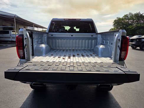 Used 2022 GMC Sierra 1500 Elevation w/ LPO, Elevation Black Package AWD/4WD image 13