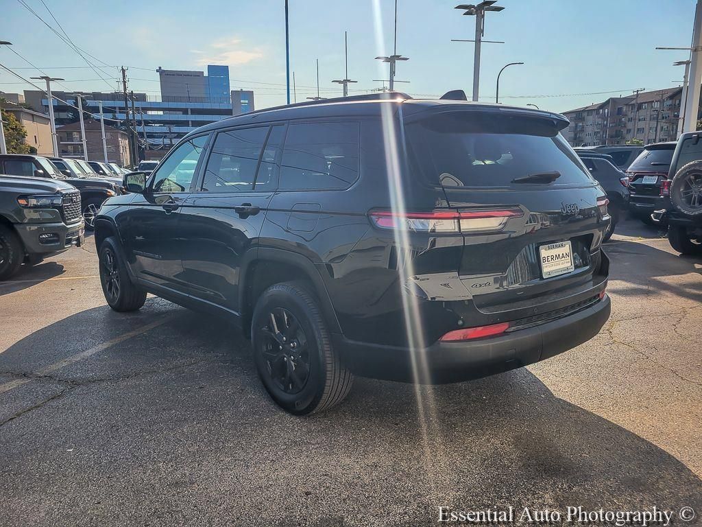 Certified 2025 Jeep Grand Cherokee L Laredo AWD/4WD image 11
