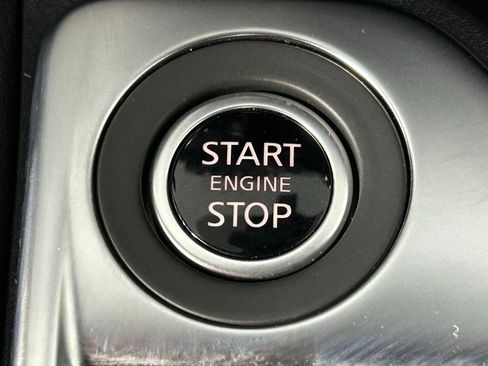 Used 2025 Nissan Sentra SR w/ Midnight Edition FWD image 19