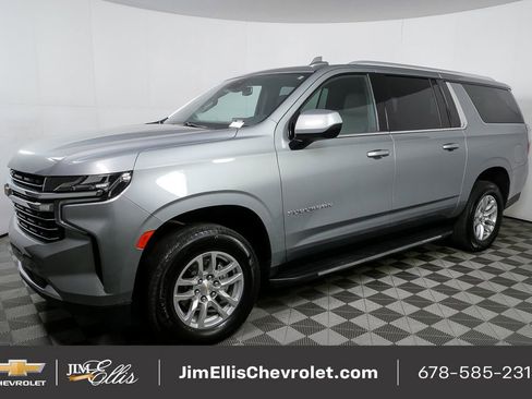 Used 2024 Chevrolet Suburban LT image 2