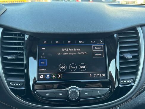 Used 2020 Chevrolet Trax LT w/ LT Convenience Package image 17