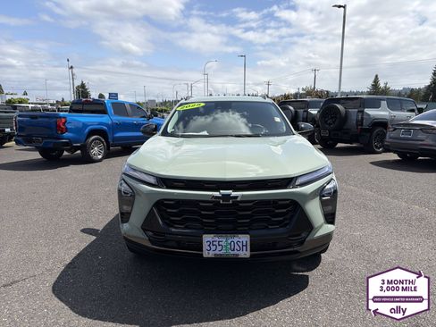 Used 2025 Chevrolet Trax ACTIV w/ Driver Confidence Package FWD image 8