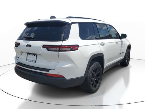 Used 2024 Jeep Grand Cherokee L Laredo AWD/4WD image 6