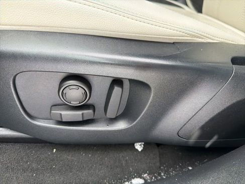 Used 2020 Land Rover Range Rover Velar R-Dynamic S image 23