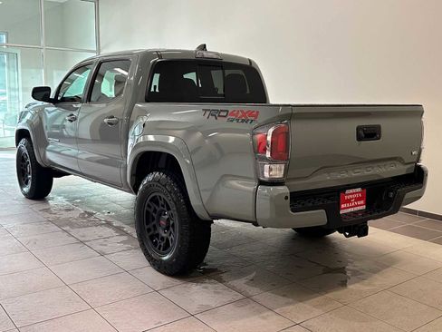Certified 2022 Toyota Tacoma TRD Sport w/ Technology Package image 4