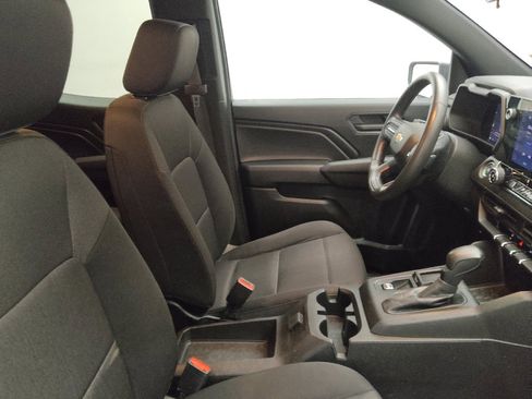 Used 2023 Chevrolet Colorado W/T image 21