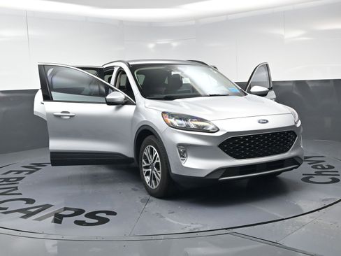 Used 2020 Ford Escape SEL image 14