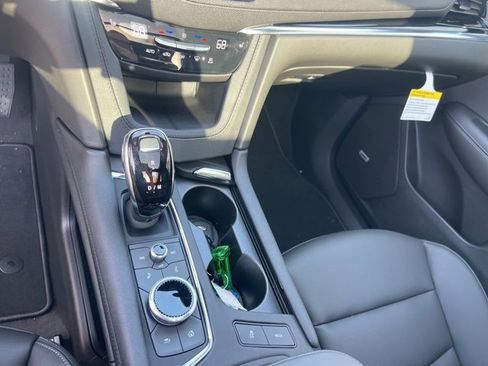 New 2025 Cadillac XT6 Luxury image 29