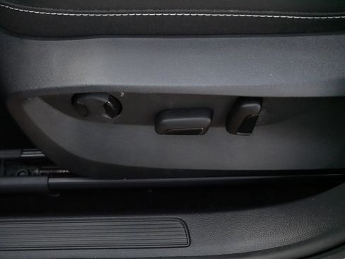 Certified 2024 Volkswagen Taos SEL image 20