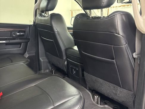 Used 2018 RAM 1500 Laramie w/ Convenience Group AWD/4WD image 30