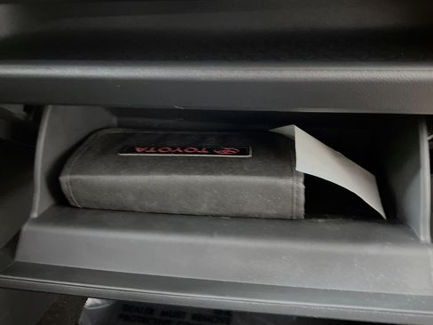 Used 2024 Toyota RAV4 XLE image 35